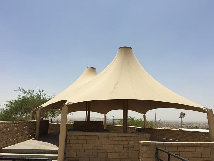 مظلات شد الانشائي